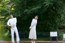 Silences amusants d un couple en blanc 003 * 4368 x 2912 * (5.48MB)